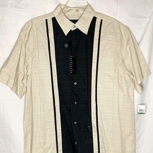 Van Heusen Button up Short Sleeve Shirt Large